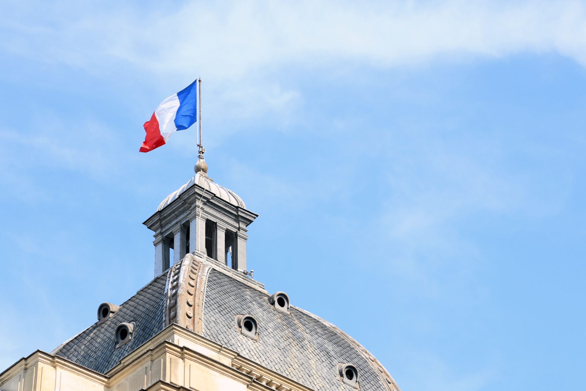 Upplopp i Paris – nya våldsamma sammandrabbningar när protesterna fortsätter i Frankrike
